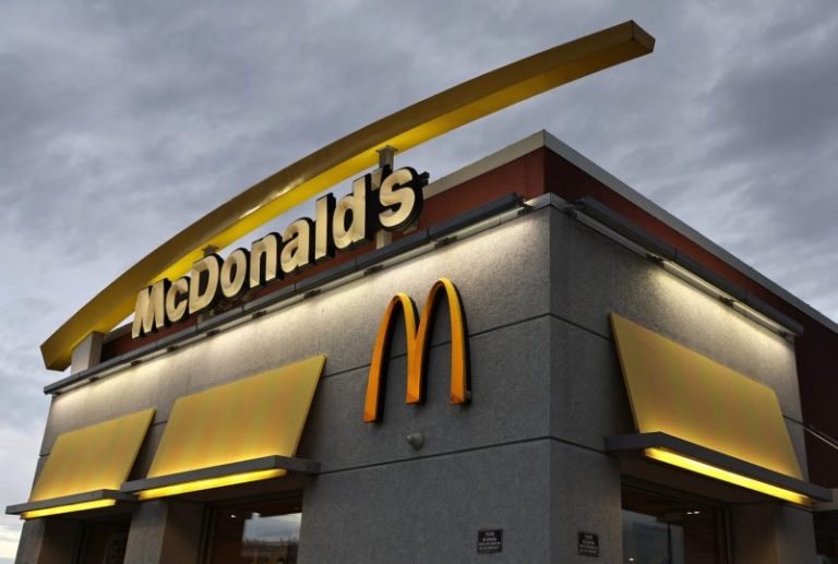 Restaurants are rebounding — but Starbucks and McDonald’s still have work to do