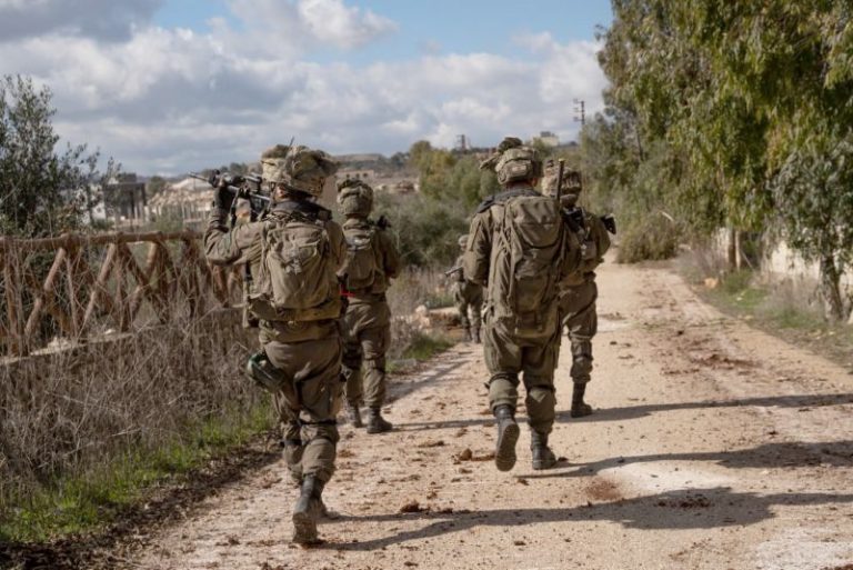 Israel keeps some troops in southern Lebanon in defiance of withdrawal deadline